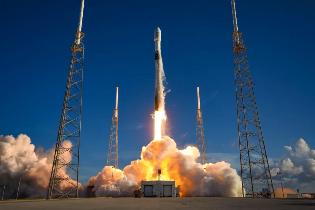 SpaceX wins $733M Space Force launch contract