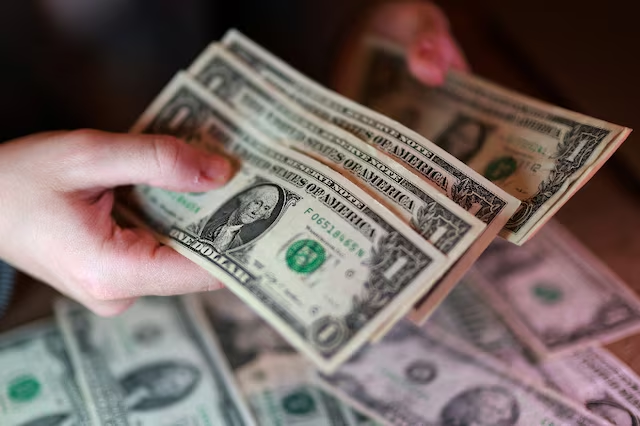 The dollar declines