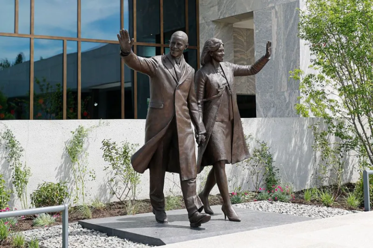 Obama Presidential Center Opens in Chicago