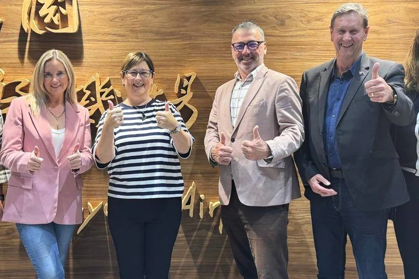China bans four New Zealand MPs