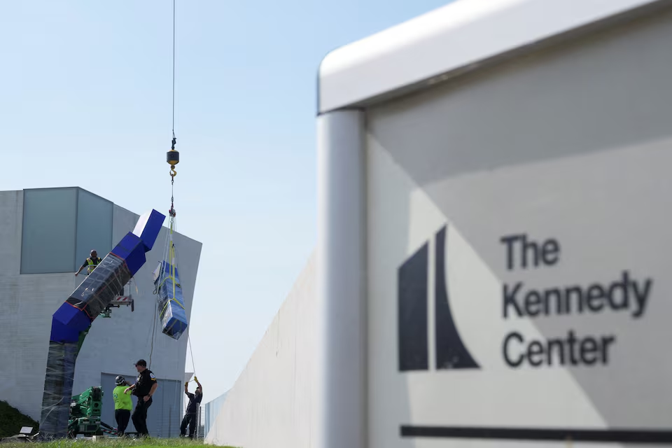Kennedy Center Blue sculpture removed